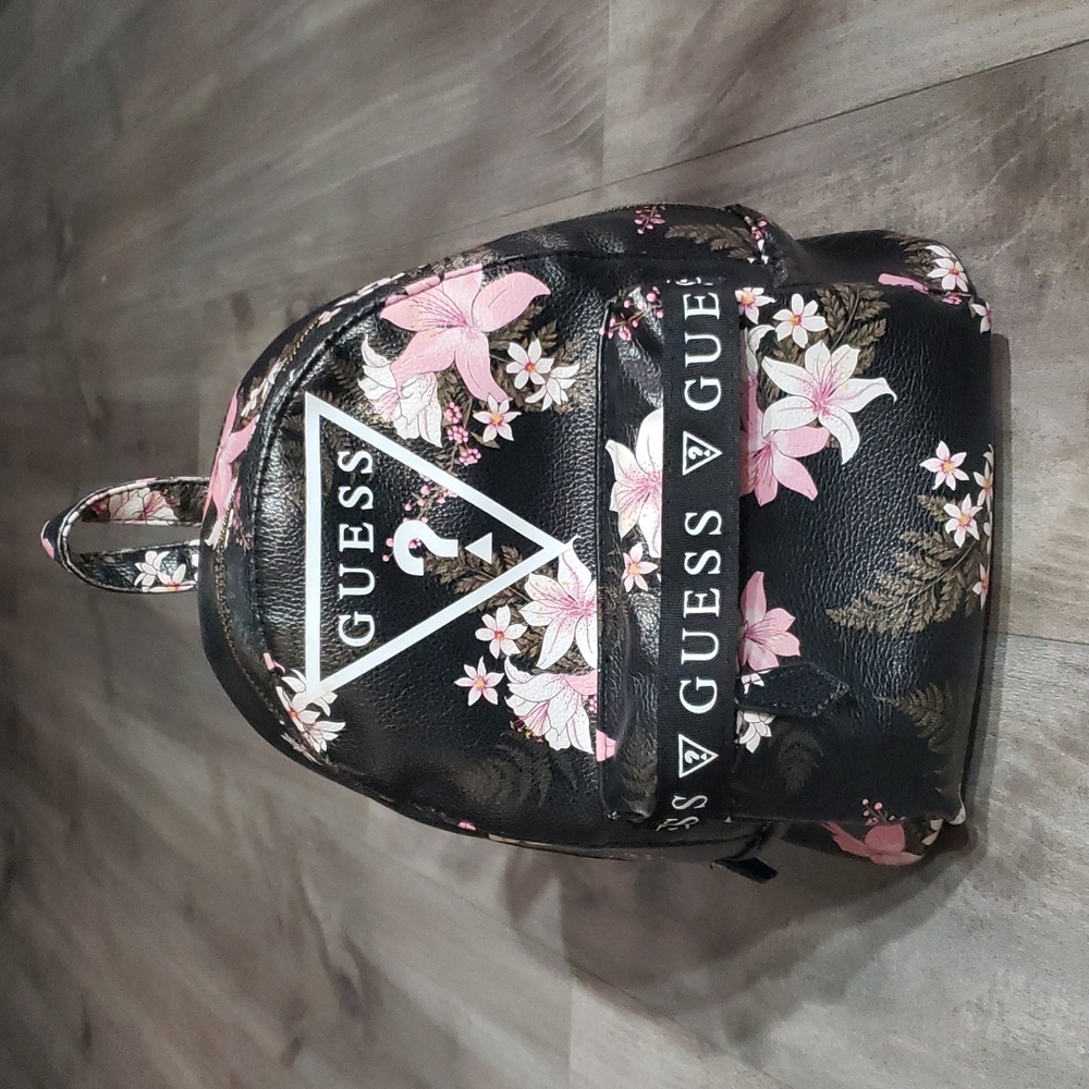 GUESS Gesabel Convertible Gym Backpack Mini Floral